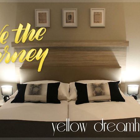 Yellow Dreamhouse Postojna Luaran gambar