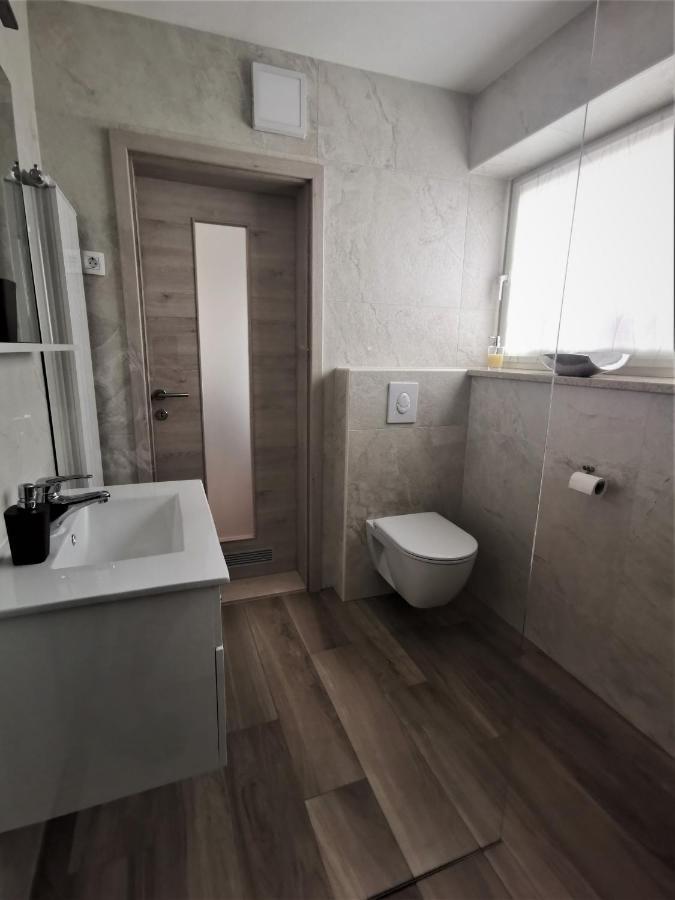 Yellow Dreamhouse Postojna Luaran gambar