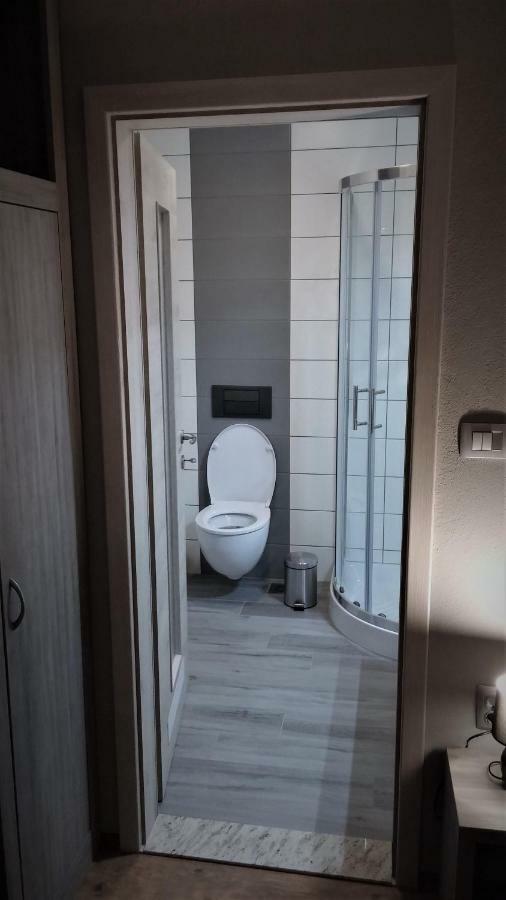 Yellow Dreamhouse Postojna Luaran gambar