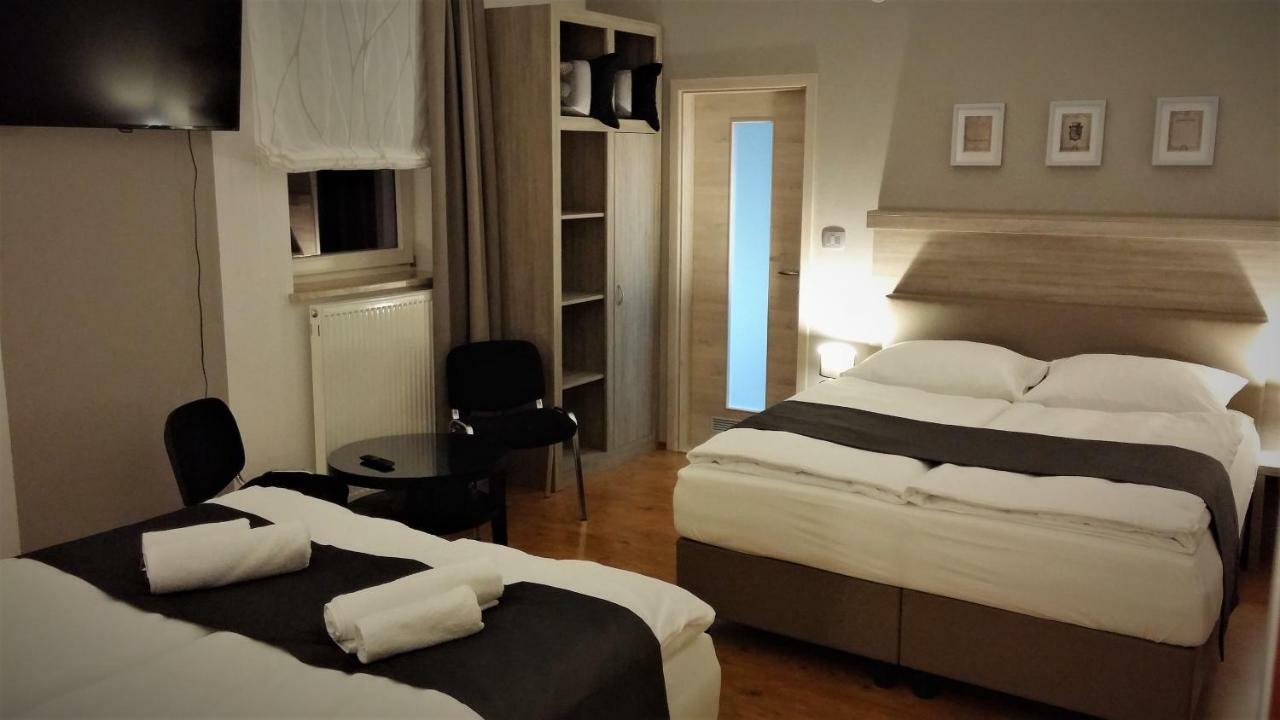 Yellow Dreamhouse Postojna Luaran gambar