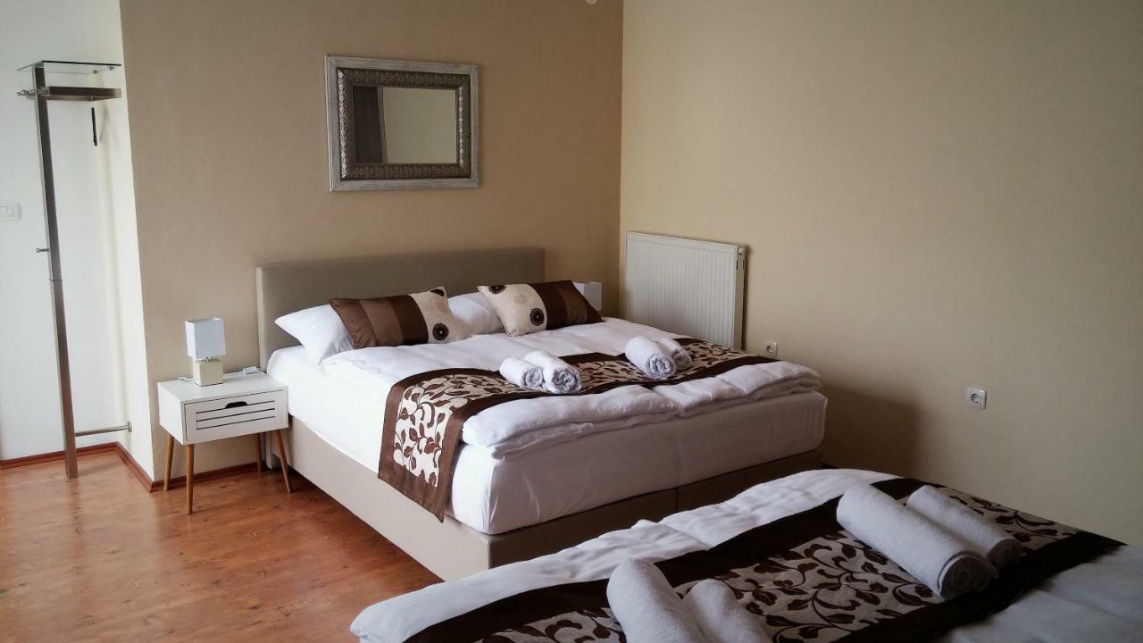 Yellow Dreamhouse Postojna Luaran gambar