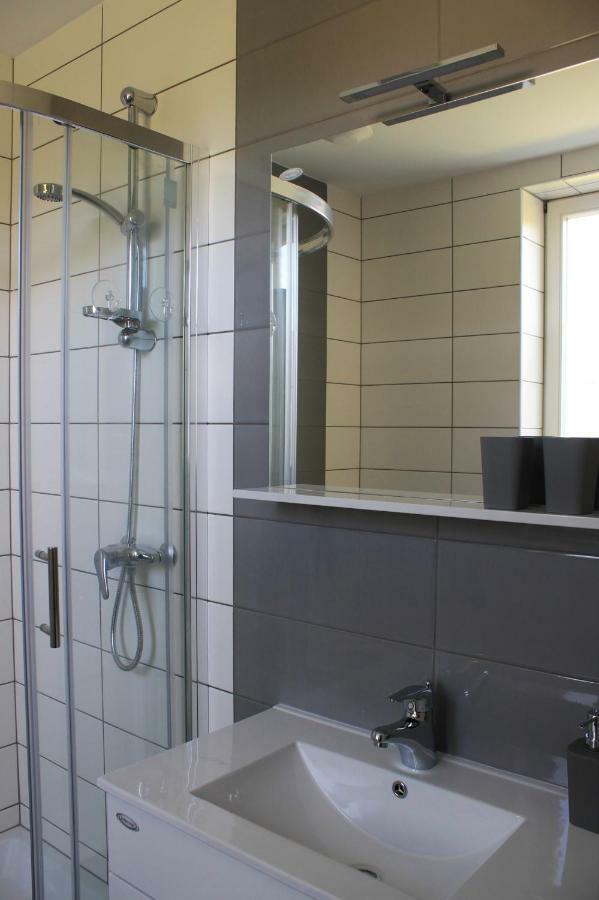 Yellow Dreamhouse Postojna Luaran gambar