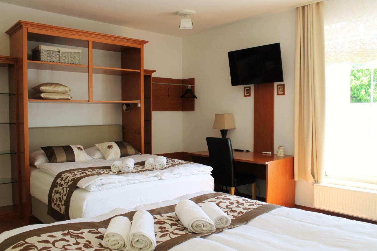 Yellow Dreamhouse Postojna Luaran gambar